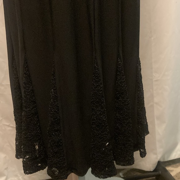 R & M collection women’s size 16. Black midi with lace - Picture 2 of 4